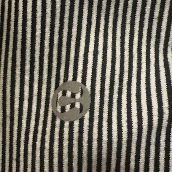 Lululemon Up The Pace Running Leggings Floral Black White Size 8 - Picture 10 of 10